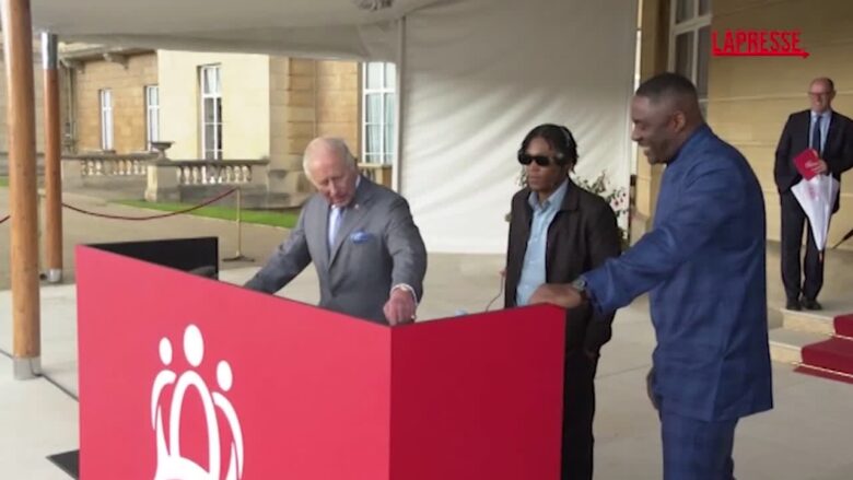 Re Carlo III “DJ per un giorno” a Buckingham Palace, festa per The King’s Trust