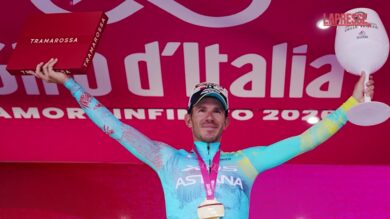 Giro d’Italia 2026, Ballerini vince a Napoli: prima vittoria azzurra