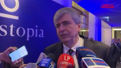 Turismo, ministro Mazzi: “Stiamo valutando aumento tassa soggiorno a Milano”