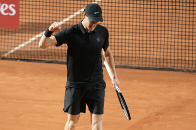 Sinner in finale agli Internazionali di Roma 2026, Medvedev battuto in tre set