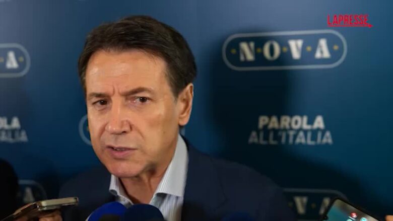 Governo, Conte: "Sta facendo assolutamente di tutto per imbullonarsi a poltrone"