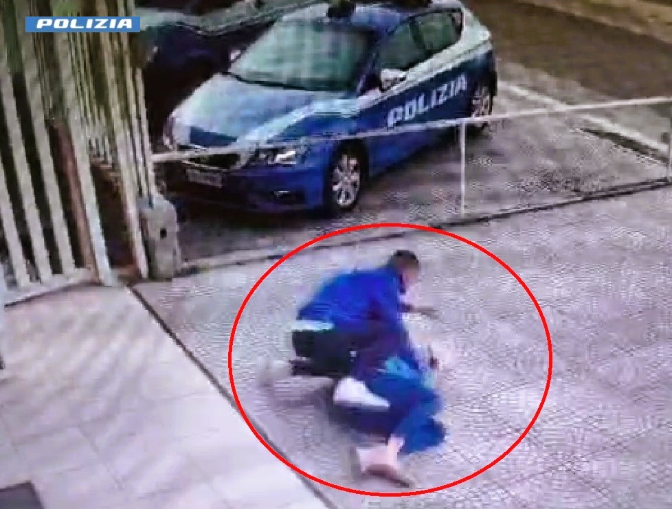 Caltanissetta, picchia la compagna che non vuole lasciare il commissariato: arrestato