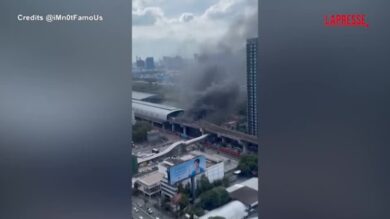Bangkok, treno contro bus: almeno 8 morti