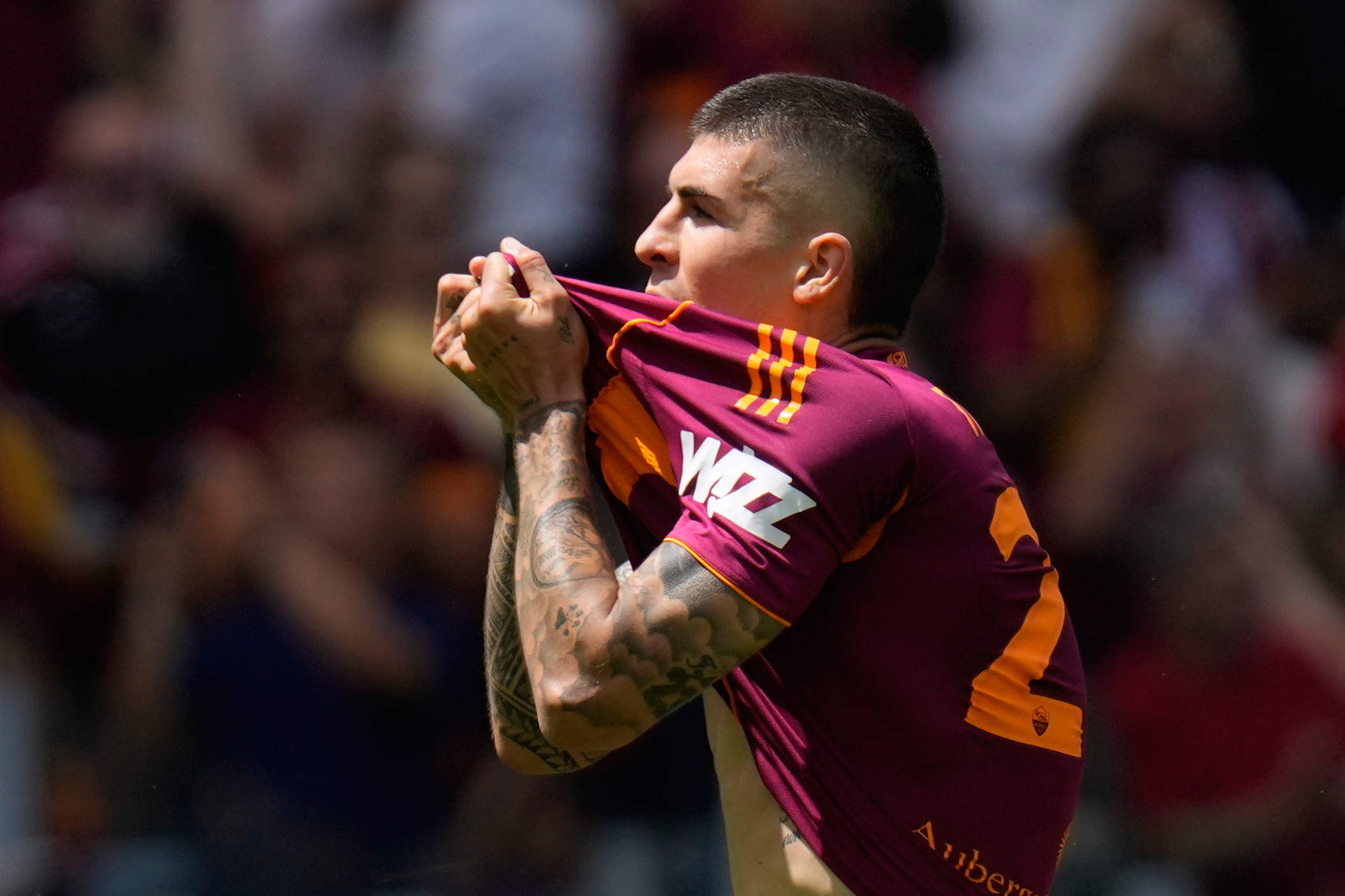 Roma-Lazio 2-0, Mancini doppietta che può valere la Champions Roma-Lazio 2-0, Mancini doppietta che può valere la Champions