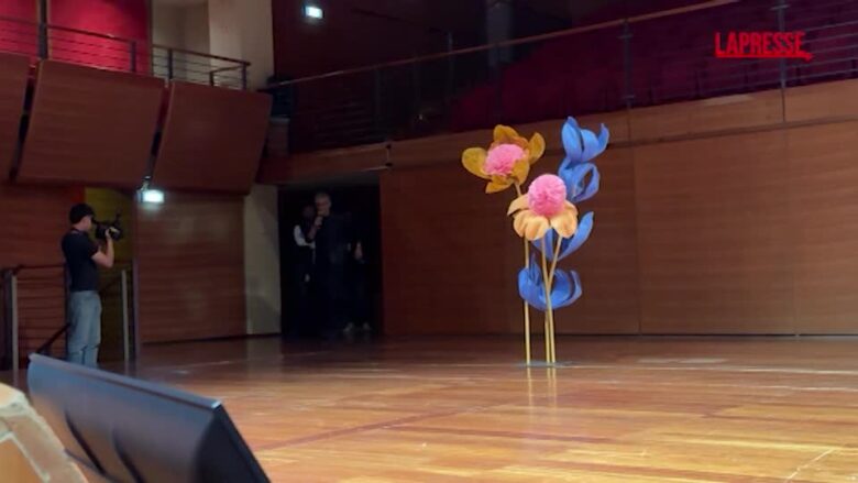 Salone del Libro 2026, Fiorello presenta Aldo Grasso e scherza sul palco