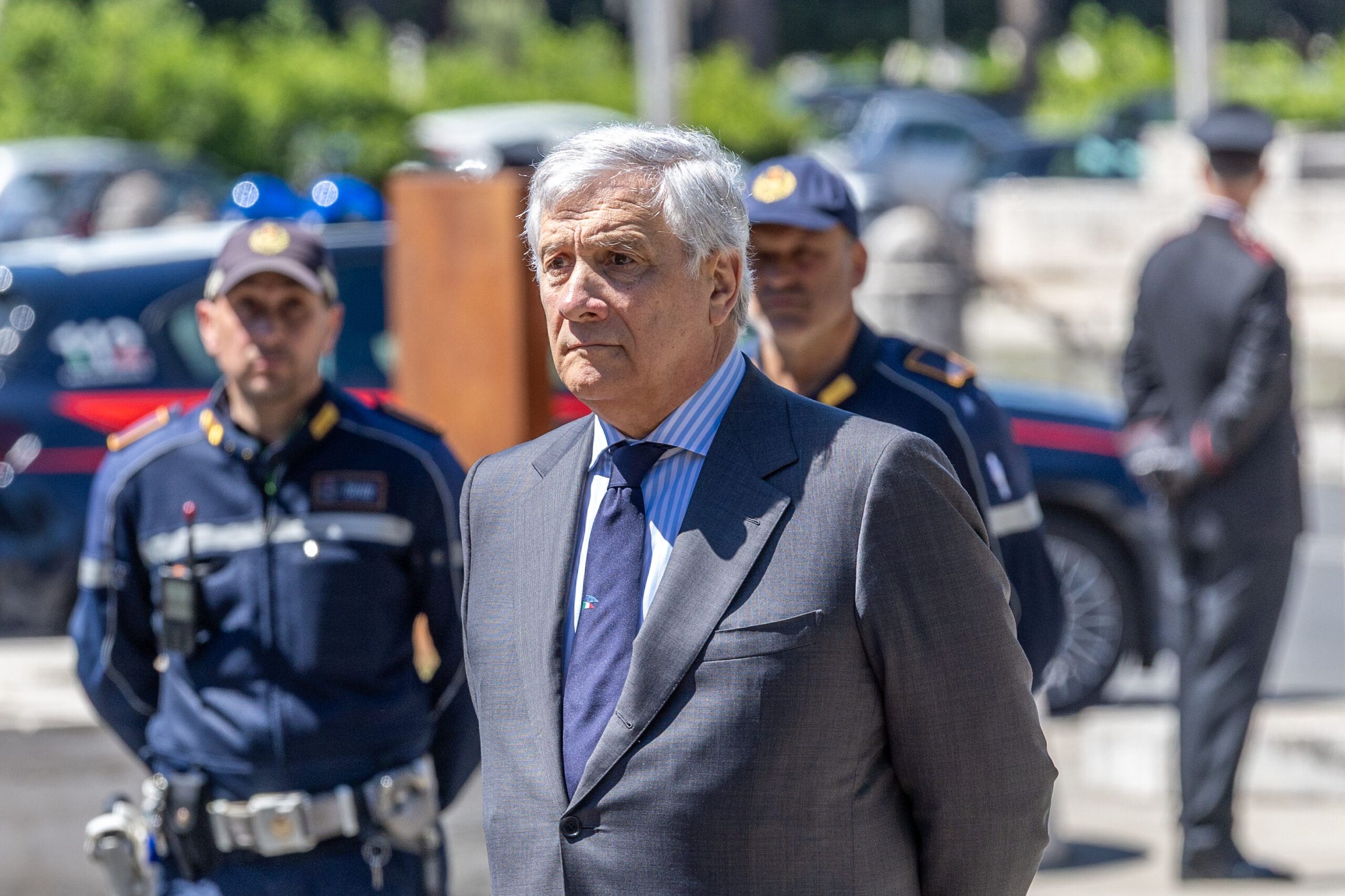 Modena, feriti in condizioni stabili ma prognosi resta riservata. Tajani oggi in visita – La diretta