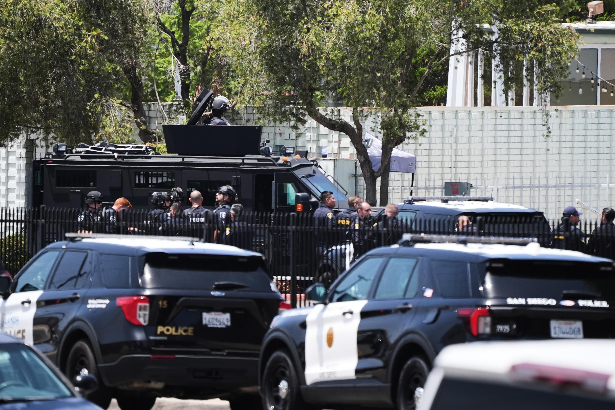 Usa, sparatoria in un Centro Islamico a San Diego: almeno una vittima. La polizia: “Morti i due assalitori”