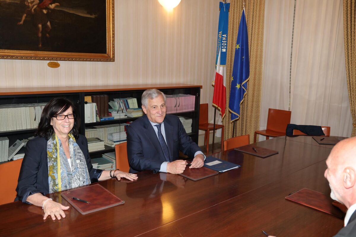 Il vicepremier Antonio Tajani in Prefettura a Modena. (Foto: Alessandro Fiocchi/LaPresse)