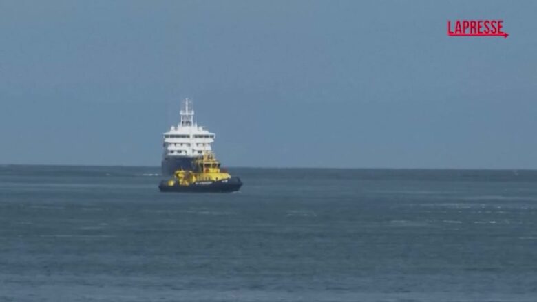 Hantavirus, la nave Hondius arriva nel porto di Rotterdam: il messaggio dell'equipaggio