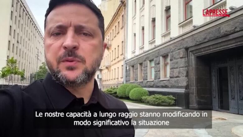 Ucraina, Zelensky: “I droni colpiscono Mosca, cambiano la percezione della guerra”