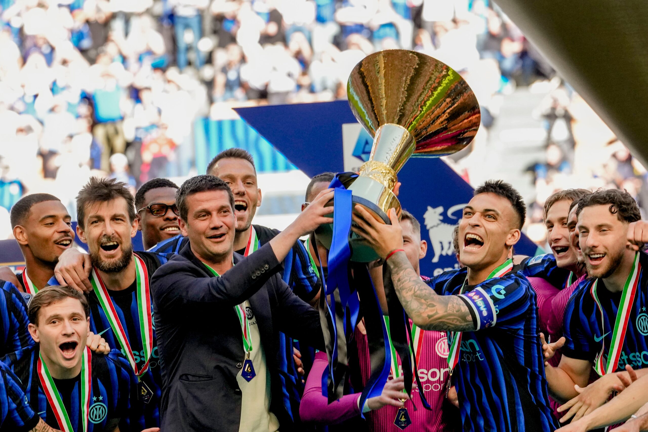 Maglia Inter 26/27, sui social svelata la nuova divisa: “Celebra il legame con Milano”