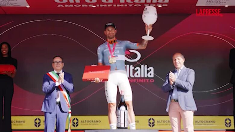 Giro d’Italia 2026, Ganna vince cronometro Massa: Eulalio resta in maglia rosa