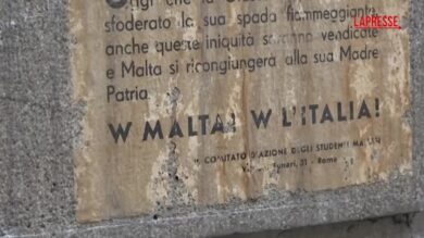 Roma, manifesti della Seconda Guerra Mondiale tra i negozi di Prati. La sorpresa durante i lavori