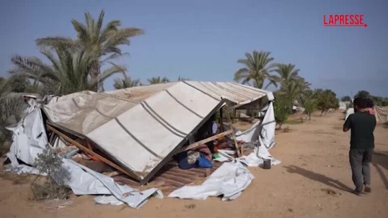 Gaza, un attacco israeliano distrugge le tende degli sfollati