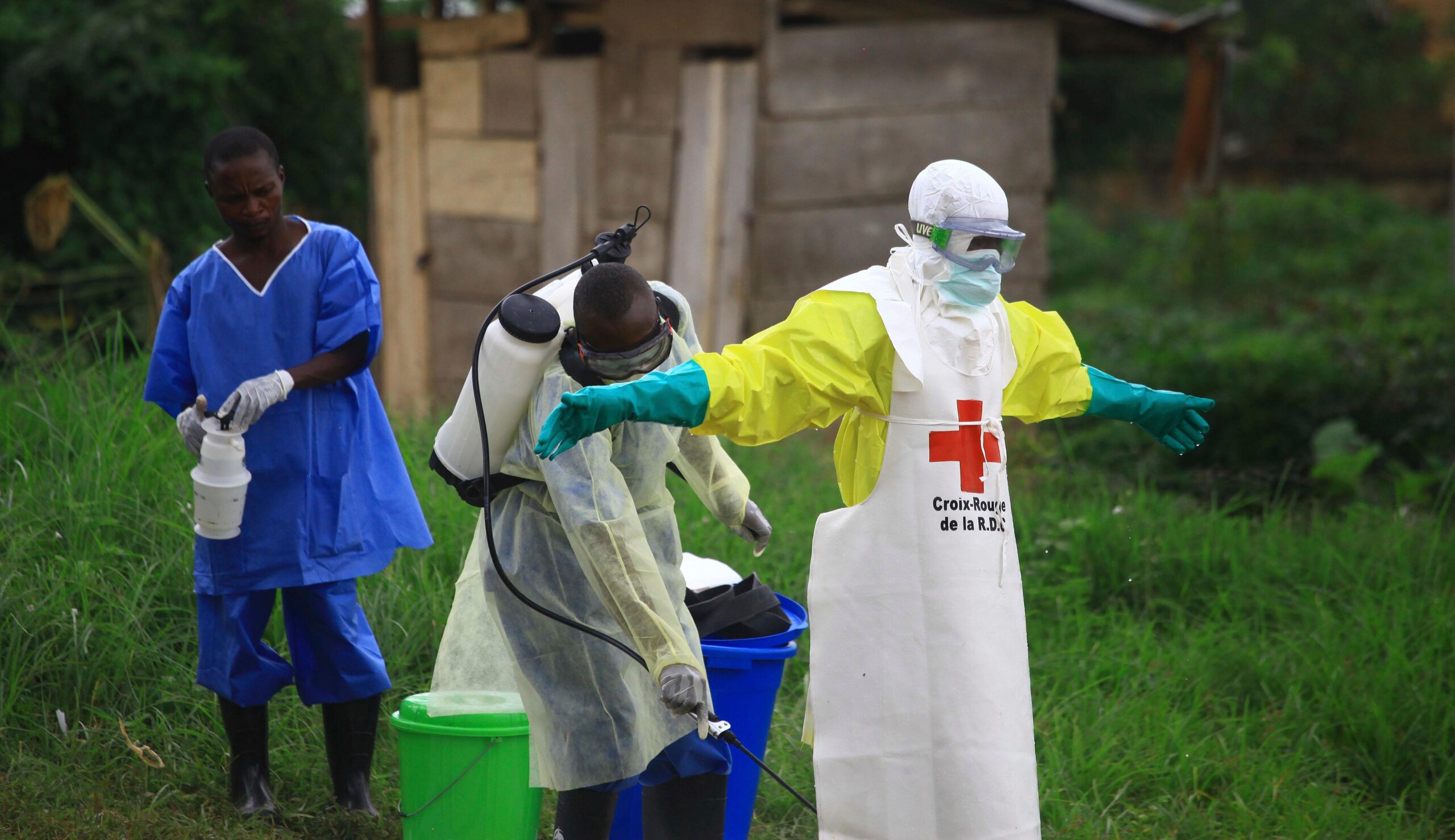 Ebola, l’Italia attiva la sorveglianza sanitaria: la circolare