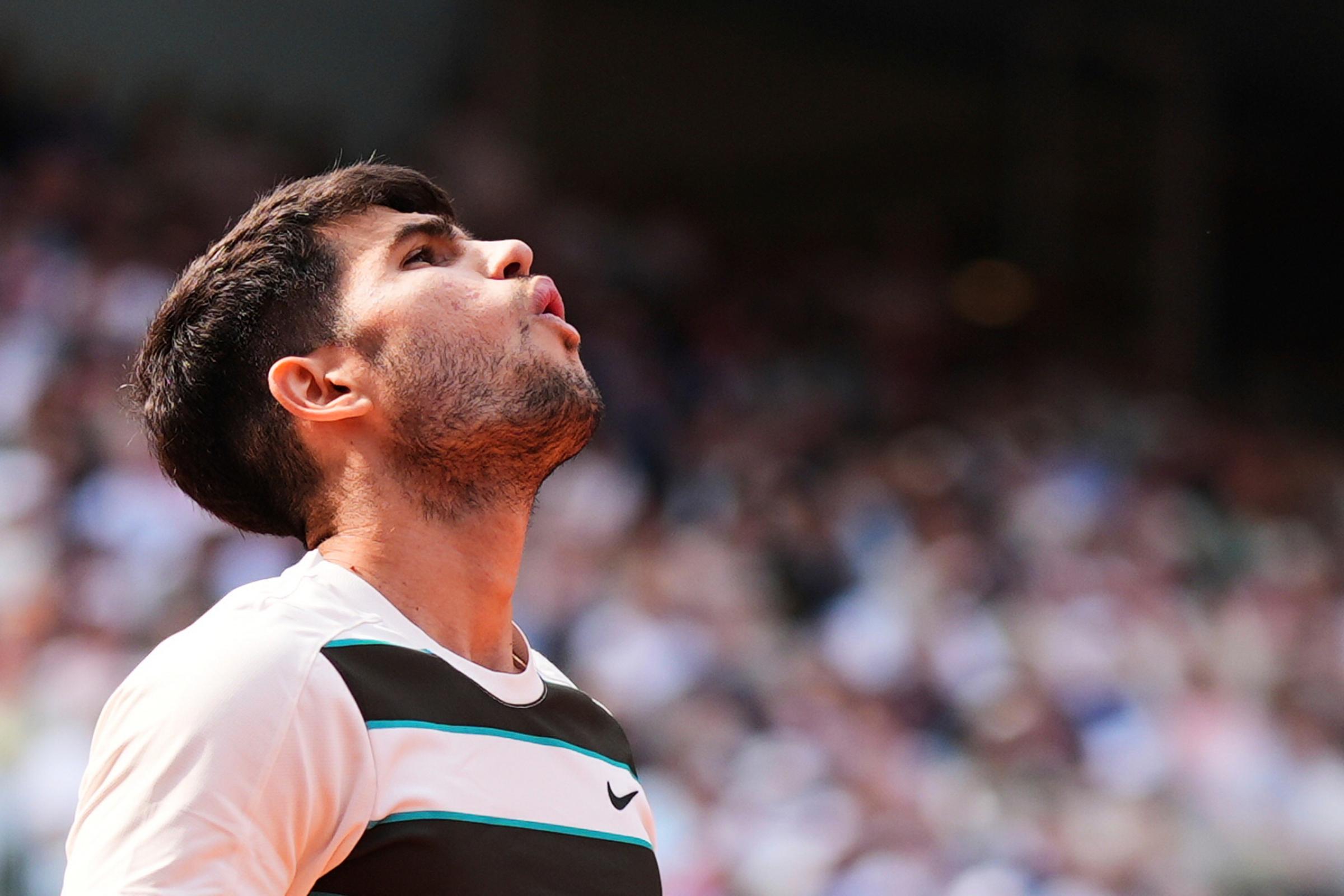 Alcaraz, slitta il rientro: lo spagnolo salta anche Wimbledon Alcaraz, slitta il rientro: lo spagnolo salta anche Wimbledon