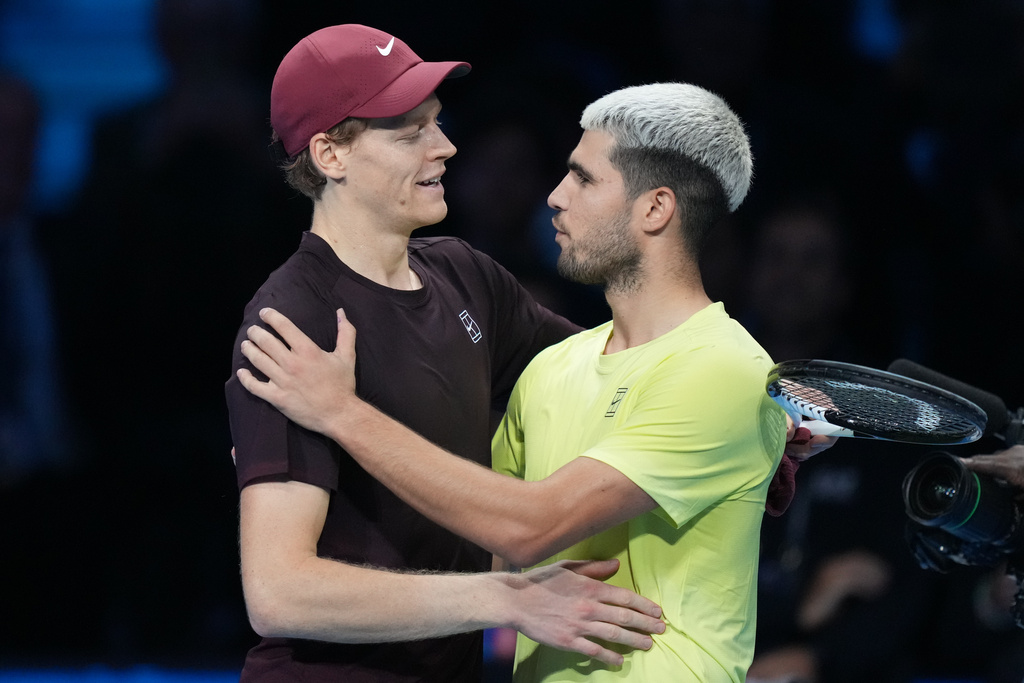 Alcaraz, slitta il rientro: lo spagnolo salta anche Wimbledon Alcaraz, slitta il rientro: lo spagnolo salta anche Wimbledon