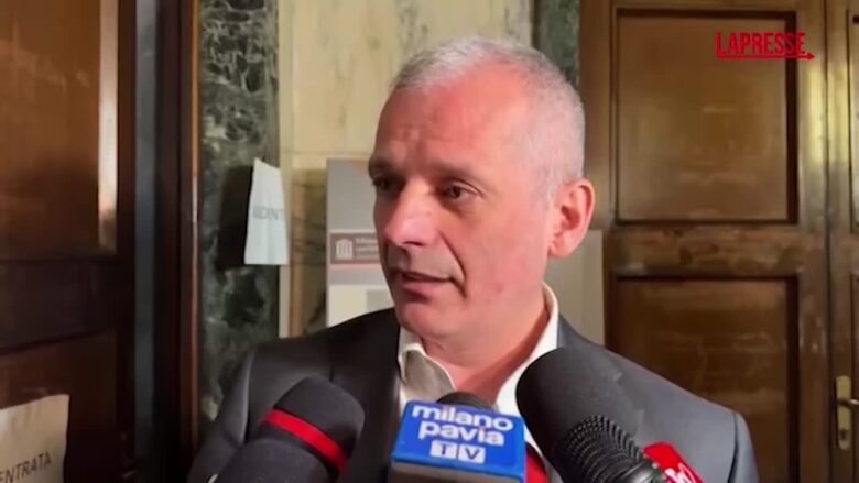 Giovane aggredito a Milano, l'avvocato della famiglia: "Coltellata data per gioco? C'è un limite al diritto di difesa"