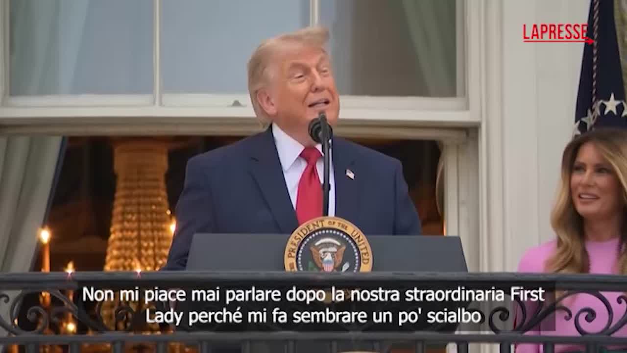 usa trump scherza con melania c8217232 spazio solo per una star in una famiglia meglio che me ne sbarazzi da Lapresse.it usa trump scherza con melania c8217232 spazio solo per una star in una famiglia meglio che me ne sbarazzi