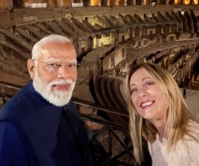 Italia-India, Meloni e Modi al Colosseo: il premier indiano regala le caramelle ‘Melody’ alla presidente del Consiglio
