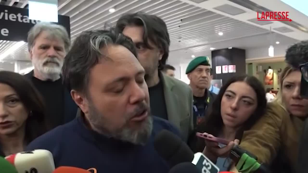 flotilla carotenuto a fiumicino tre energumeni ci picchiavano selvaggiamente da Lapresse.it flotilla carotenuto a fiumicino tre energumeni ci picchiavano selvaggiamente