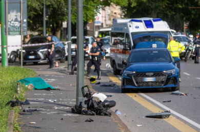 Milano, 27enne morto in un incidente: scontro tra la sua moto e un’automobilista