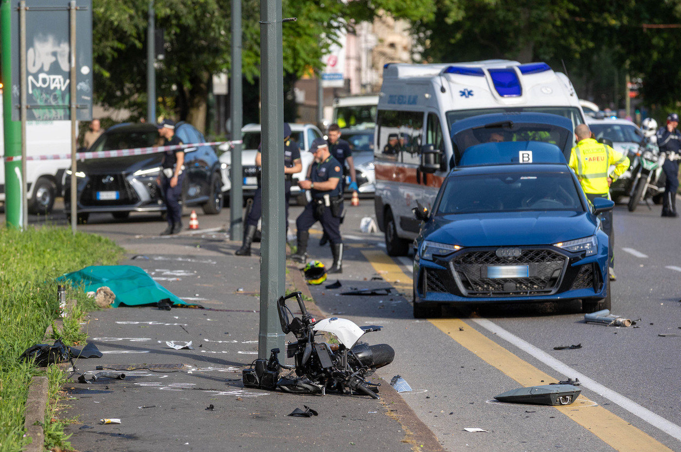 Milano, 27enne morto in un incidente: scontro tra la sua moto e un’automobilista