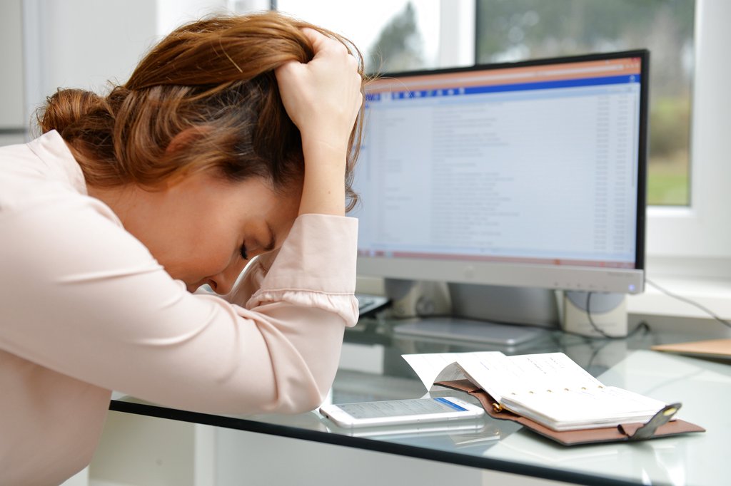 tiroide per le donne molti sospetti e pochi controlli il sondaggio da Lapresse.it tiroide per le donne molti sospetti e pochi controlli il sondaggio