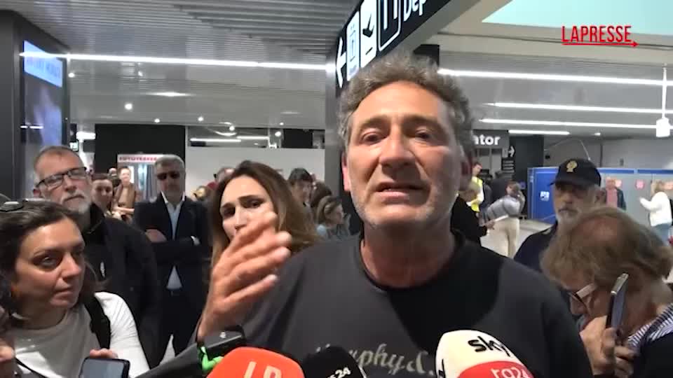 Flotilla, Mantovani rientrato in Italia: "Ci pestavano e ci dicevano 'Welcome to Israel'"