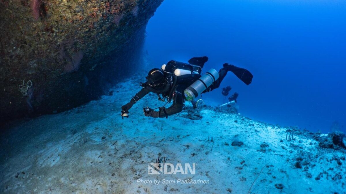 Maldive, la grotta dove sono morti i sub italiani: le foto pubblicate da Dan Europe Maldive, la grotta dove sono morti i sub italiani: le foto pubblicate da Dan Europe