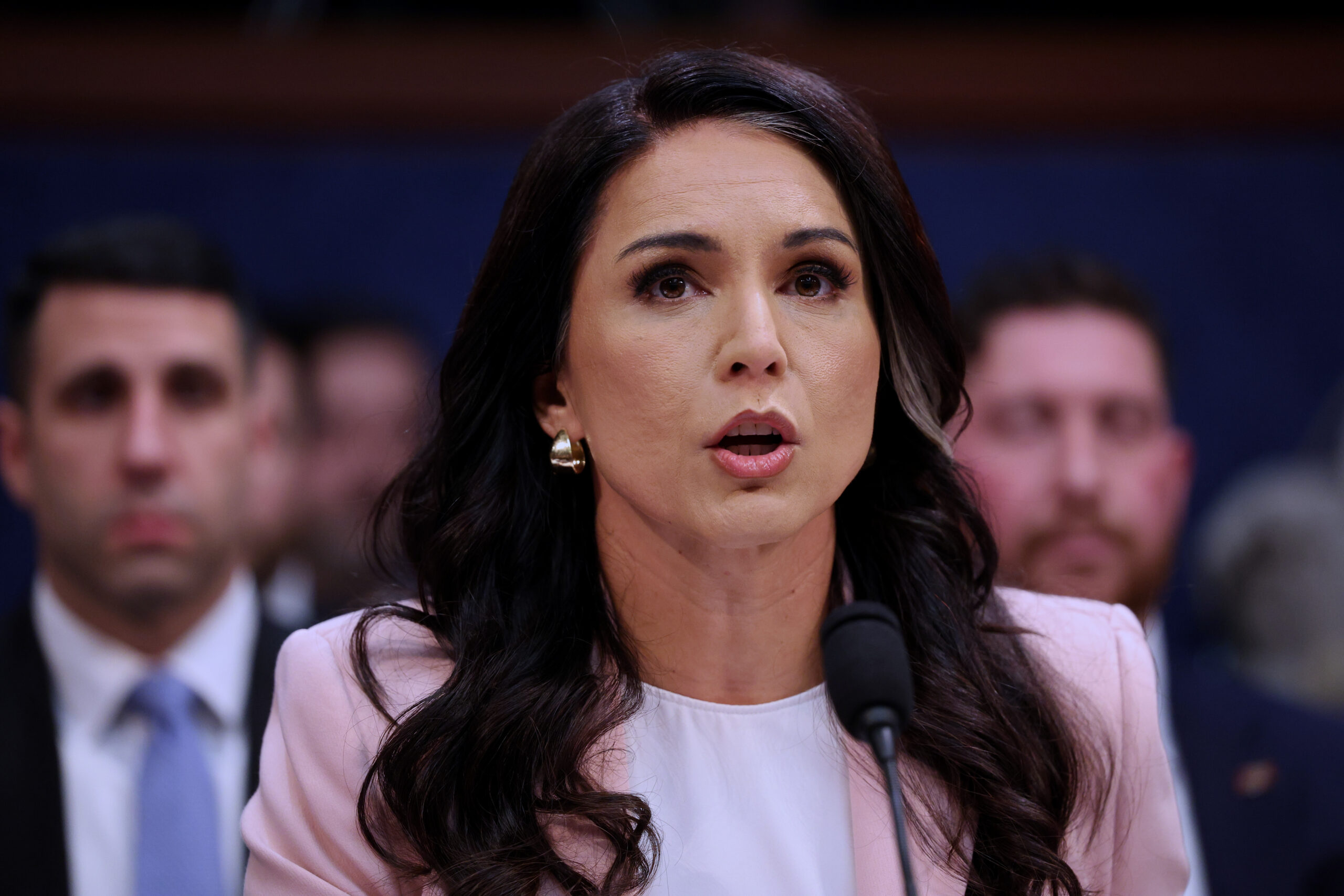 Tulsi Gabbard, la direttrice dell’intelligence Usa si è dimessa Tulsi Gabbard, la direttrice dell’intelligence Usa si è dimessa