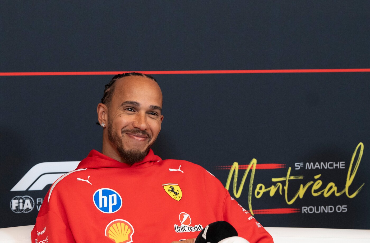 Hamilton giura amore alla Ferrari: “Non mi ritiro, spero di restare a lungo” Hamilton giura amore alla Ferrari: “Non mi ritiro, spero di restare a lungo”