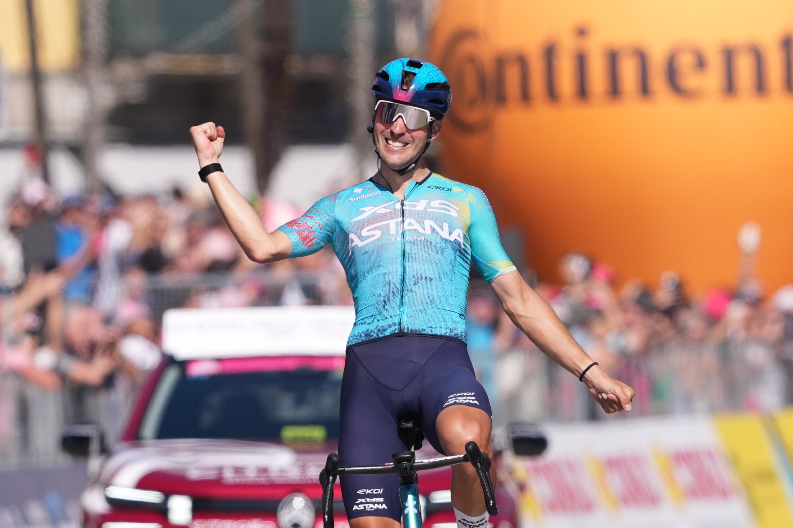 Giro d’Italia 2026, a Bettiol la 13esima tappa. Eulalio resta in rosa Giro d’Italia 2026, a Bettiol la 13esima tappa. Eulalio resta in rosa