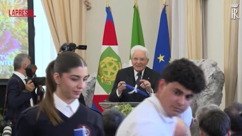 Ambiente, Mattarella: "Abbiamo dovere non lasciare a giovani pianeta compromesso"
