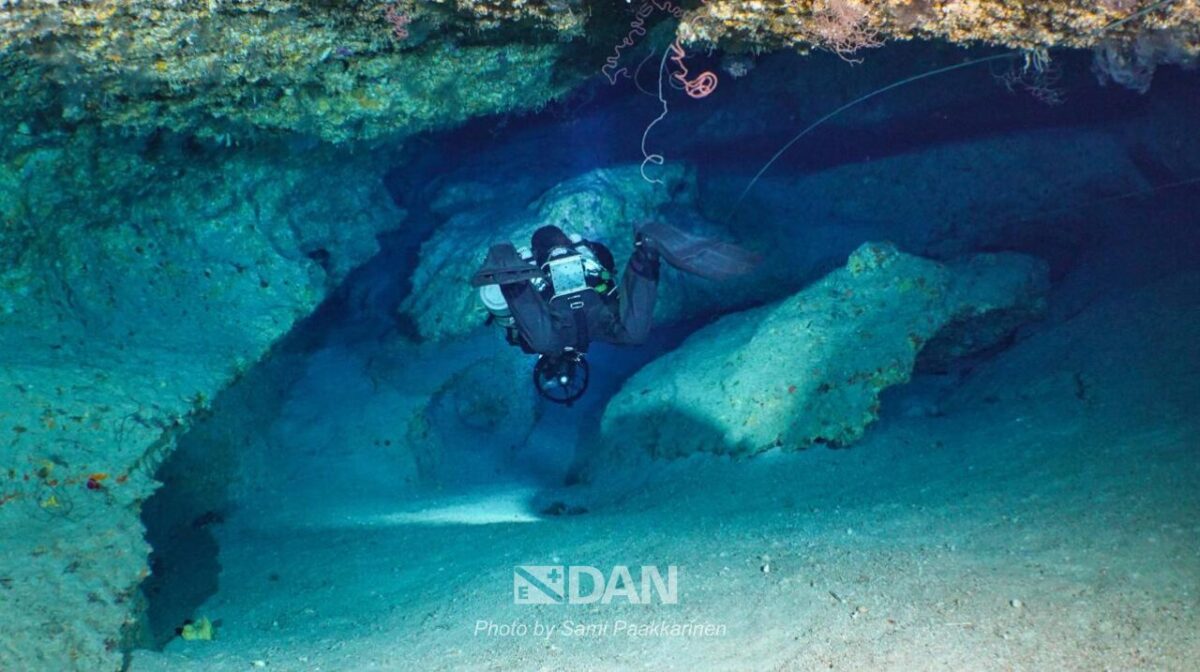 Maldive, la grotta dove sono morti i sub italiani: le foto pubblicate da Dan Europe Maldive, la grotta dove sono morti i sub italiani: le foto pubblicate da Dan Europe