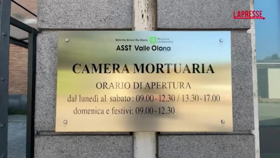 maldive le salme dei quattro sub arrivate all obitorio di gallarate da Lapresse.it maldive le salme dei quattro sub arrivate all obitorio di gallarate