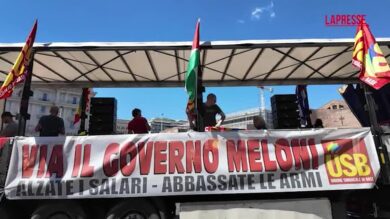 Roma, Usb in corteo: “Via il governo Meloni. Alzate i salari, abbassate le armi”