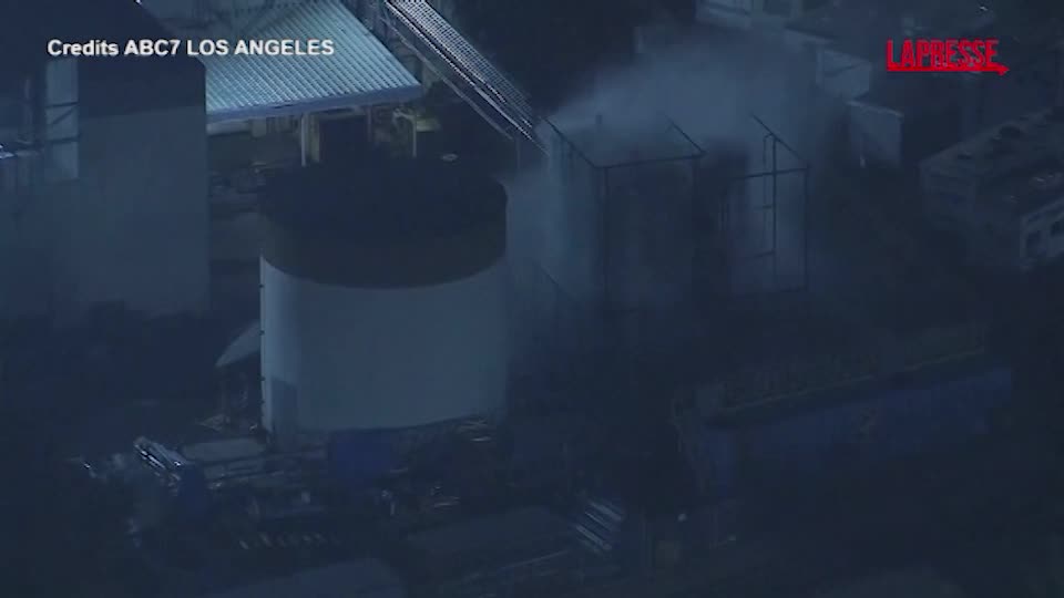 california sostanza chimica fuoriesce da un maxi serbatoio evacuate 40mila persone da Lapresse.it california sostanza chimica fuoriesce da un maxi serbatoio evacuate 40mila persone