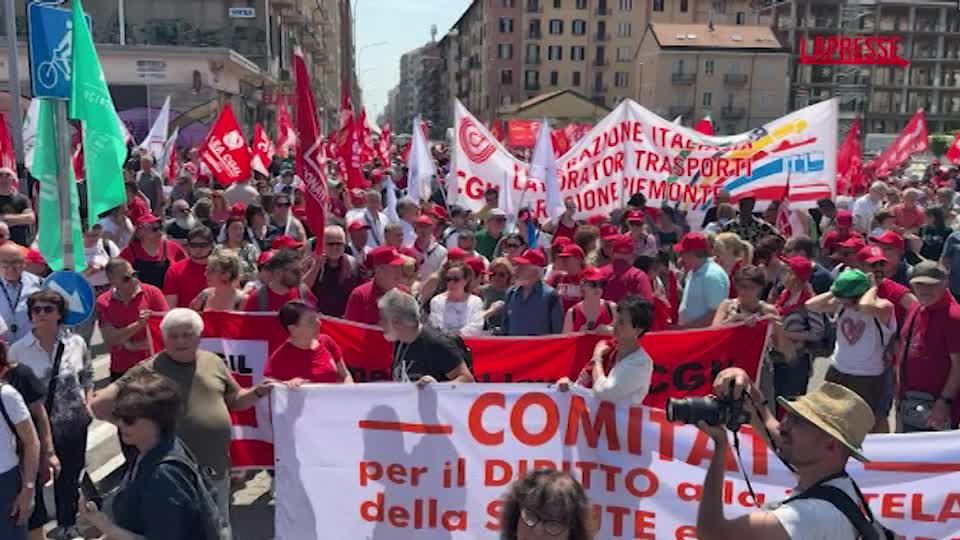 torino medici in piazza contro le liste d attesa lunghe e per la sanit224 pubblica da Lapresse.it torino medici in piazza contro le liste d attesa lunghe e per la sanit224 pubblica