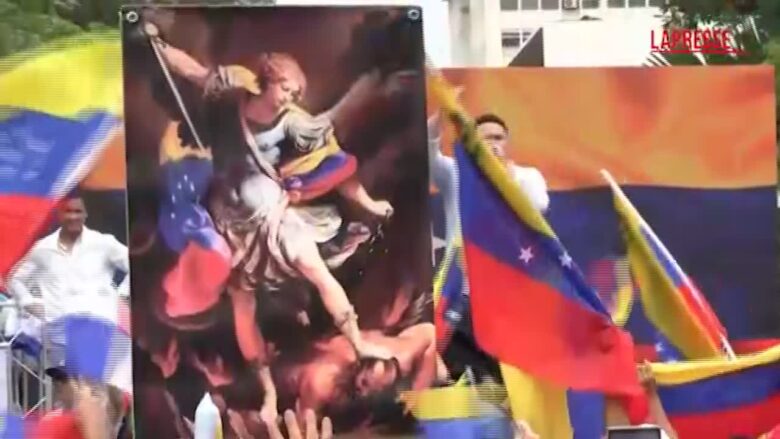 Venezuela, Machado da Panama rilancia la sua candidatura