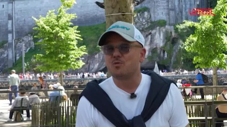 Gigi D’Alessio a Lourdes: "Un’emozione importante, tutti noi abbiamo bisogno di questo"