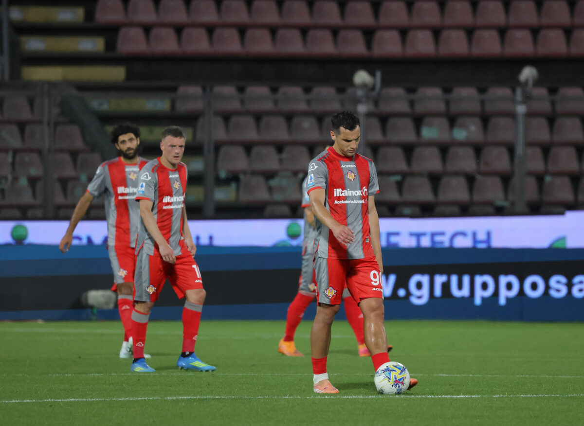 Lecce salvo, Cremonese in Serie B: si chiude la lotta salvezza in Serie A Lecce salvo, Cremonese in Serie B: si chiude la lotta salvezza in Serie A