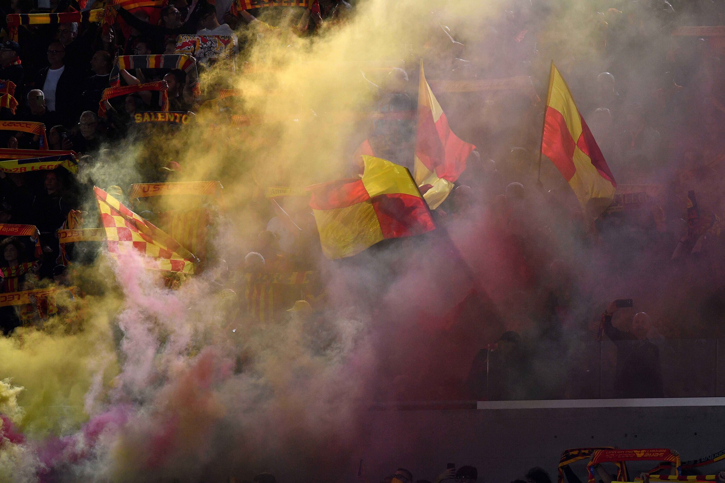 Lecce salvo, Cremonese in Serie B: si chiude la lotta salvezza in Serie A Lecce salvo, Cremonese in Serie B: si chiude la lotta salvezza in Serie A