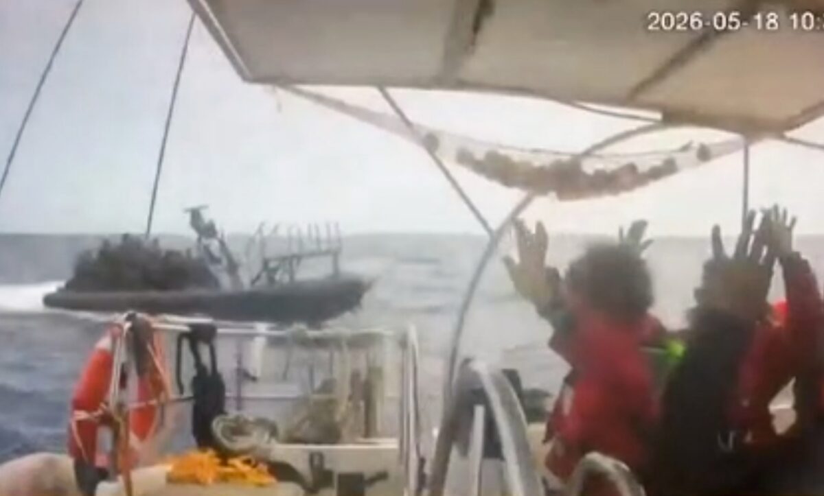 flotilla due italiani nel gruppo fermato a sirte da Lapresse.it flotilla due italiani nel gruppo fermato a sirte