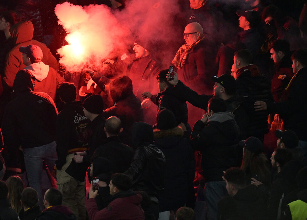 serie a tifoso in ospedale dopo scontri nel pre partita di torino juventus slitta l8217inizio del match da Lapresse.it serie a tifoso in ospedale dopo scontri nel pre partita di torino juventus slitta l8217inizio del match