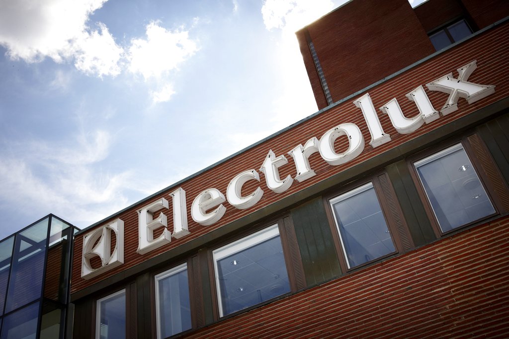 Electrolux, Urso boccia il piano: “Irricevibile, serve una soluzione che non lasci indietro nessuno”