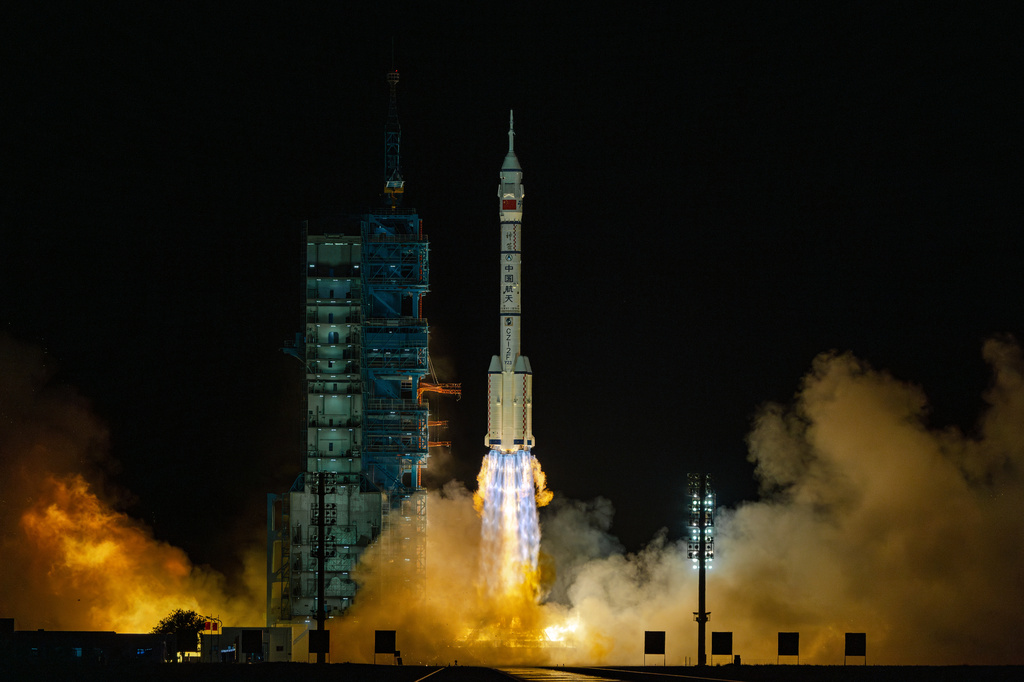cina lancia la navicella spaziale shenzhou 23 a bordo tre astronauti da Lapresse.it cina lancia la navicella spaziale shenzhou 23 a bordo tre astronauti