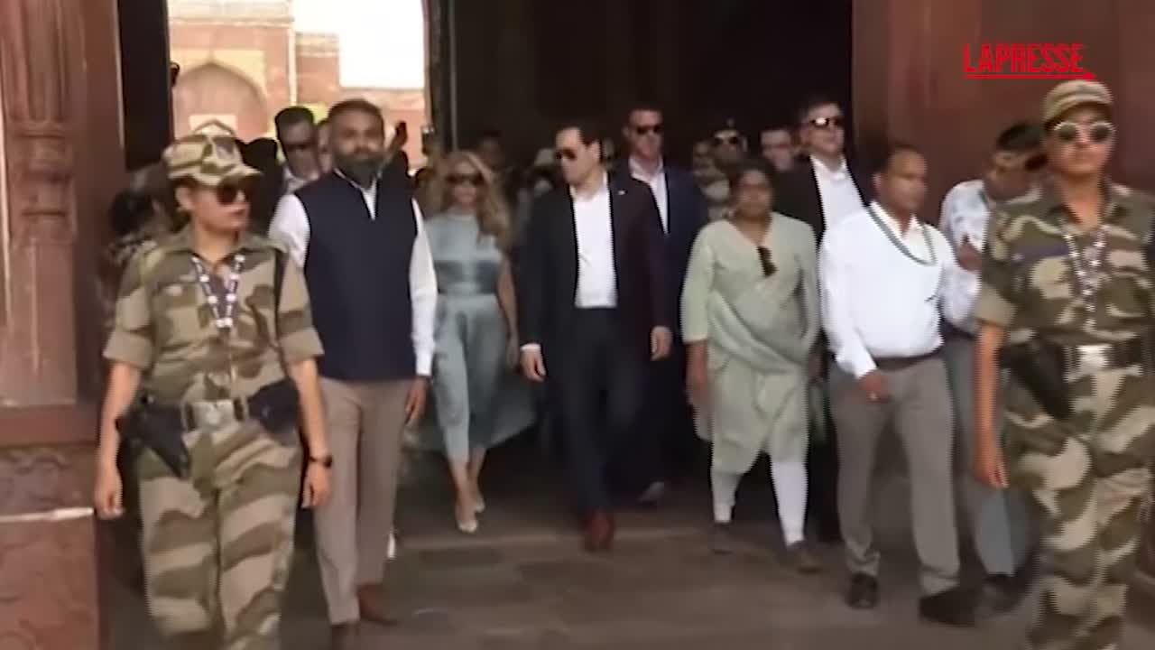 india marco rubio visita il taj mahal da Lapresse.it india marco rubio visita il taj mahal