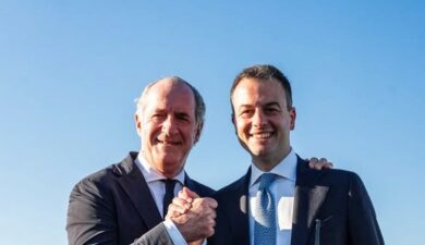 Comunali 2026, a Venezia Venturini vince al primo turno con oltre il 52%. Meloni: “Crollo del centrodestra rimandato a domani”- La diretta