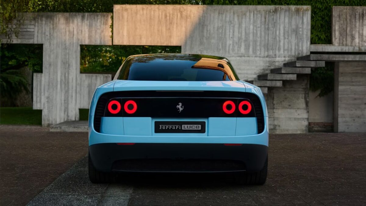 Galleria foto 'Mattarella svela la Ferrari ‘Luce’ al Quirinale: ecco la prima auto elettrica del Cavallino – Le foto' - foto 6